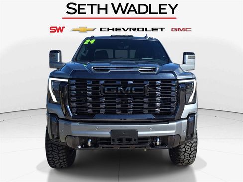 Used 2024 GMC Sierra 2500 Denali Ultimate image 2