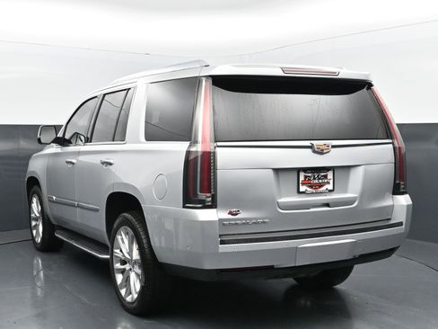 Used 2019 Cadillac Escalade Premium Luxury AWD/4WD image 4