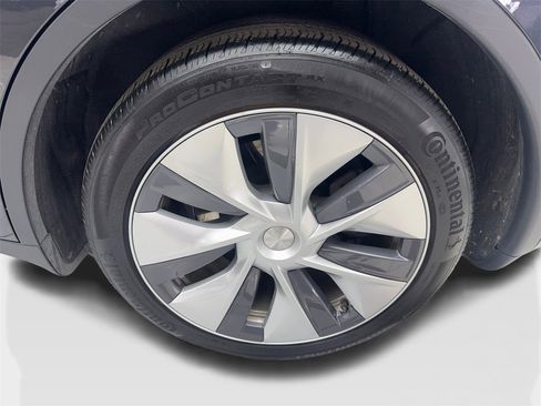 Used 2024 Tesla Model Y Long Range image 81