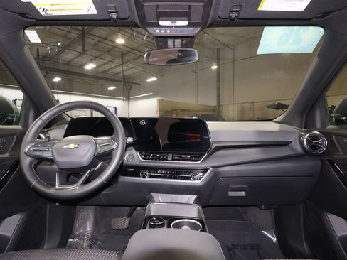 Used 2026 Chevrolet Equinox LT FWD image 29