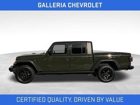Used 2023 Jeep Gladiator Sport AWD/4WD image 4
