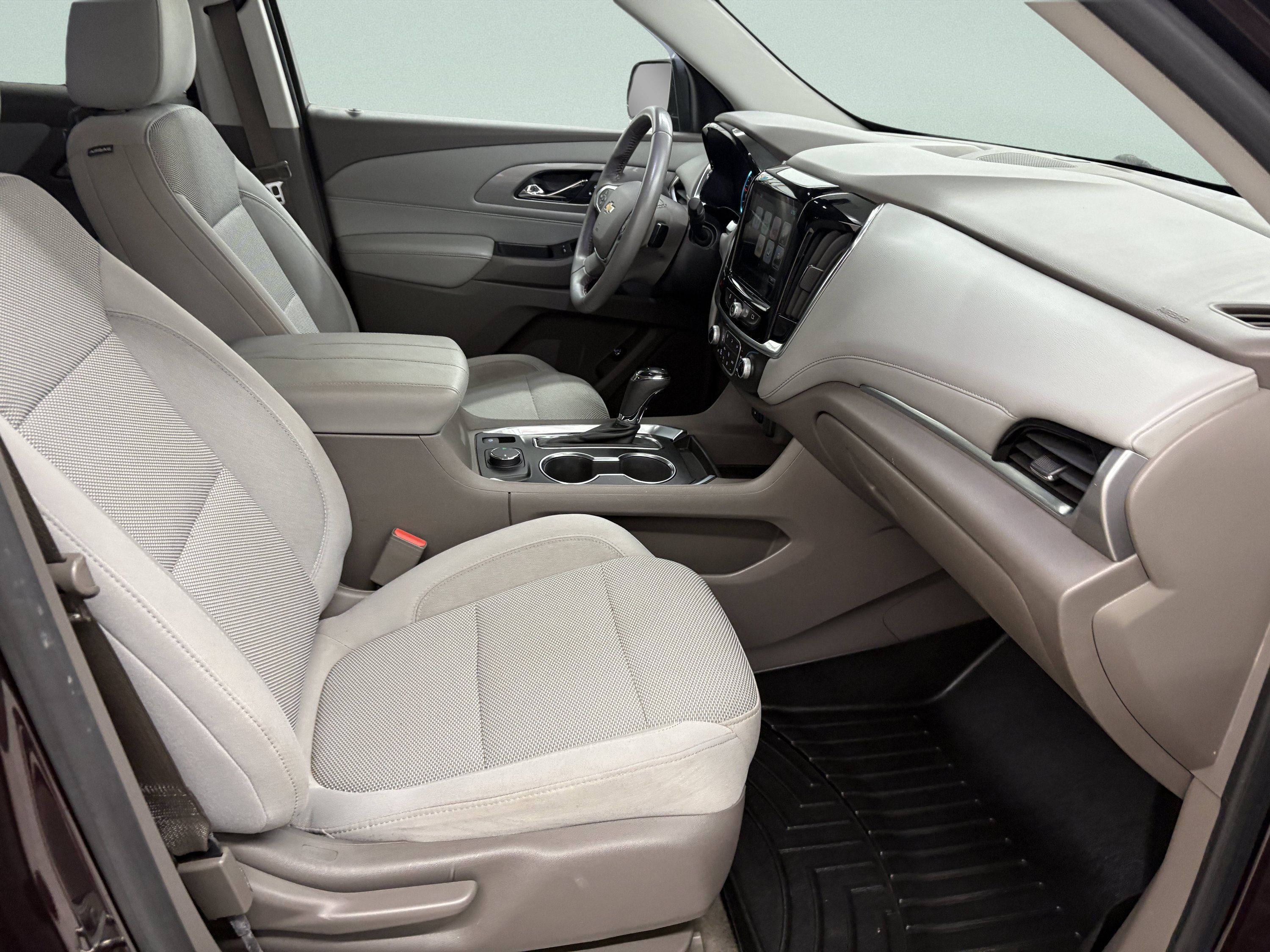 Used 2018 Chevrolet Traverse LT FWD image 24