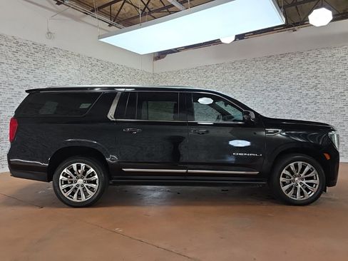 Used 2022 GMC Yukon XL Denali image 7
