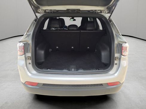 Used 2024 Jeep Compass Latitude image 21