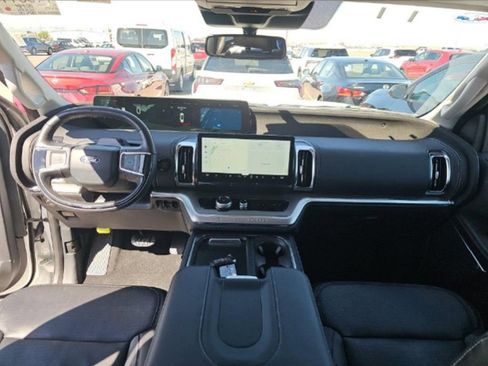 Used 2025 Ford Expedition Max Platinum AWD/4WD image 7