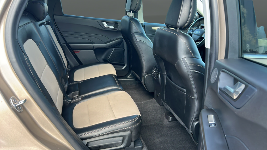 Used 2021 Ford Escape Titanium w/ Titanium Elite Package AWD/4WD image 22