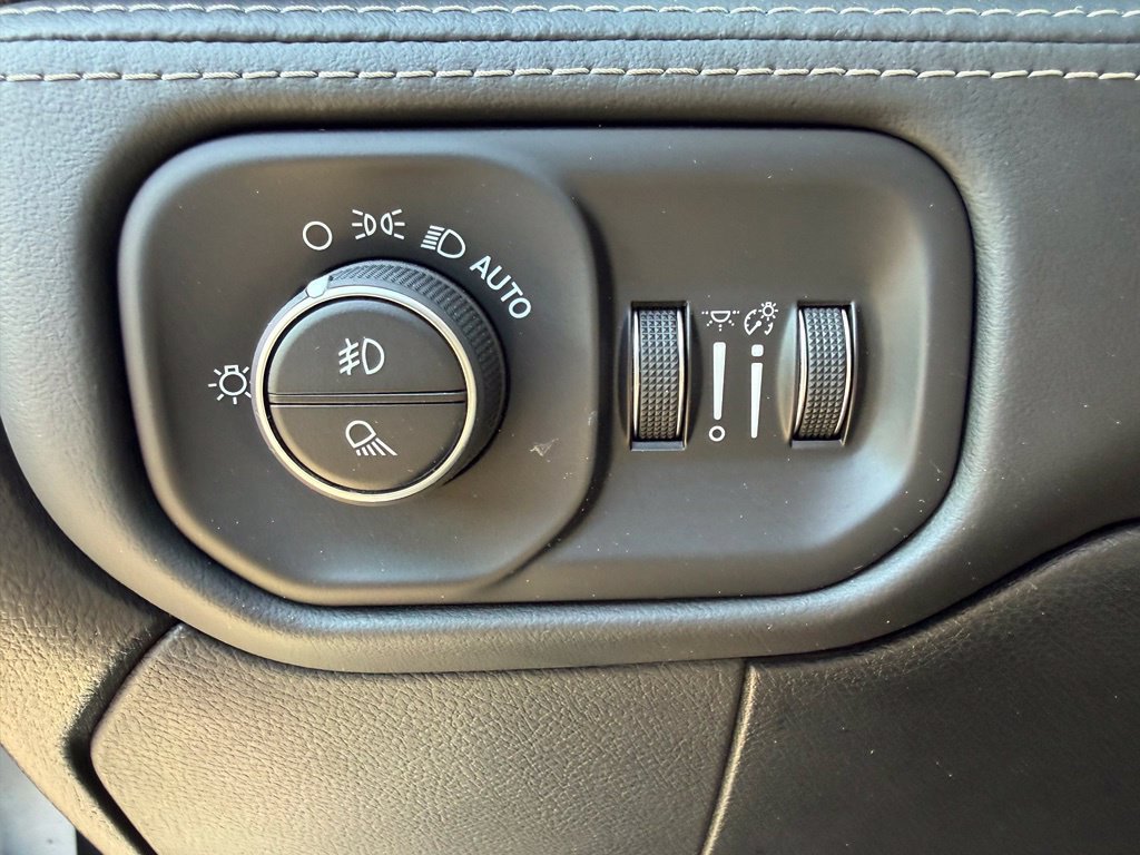 Used 2020 RAM 3500 Limited AWD/4WD image 15