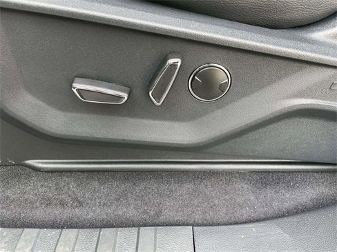 New 2025 Ford F150 Lariat w/ Equipment Group 502A High image 12