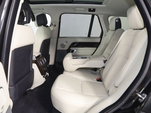 Used 2020 Land Rover Range Rover HSE image 51