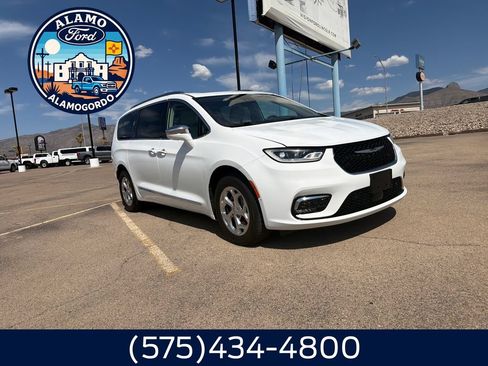 Used 2021 Chrysler Pacifica Limited w/ Premium & Safety Sphere Group AWD/4WD image 7