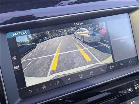 Used 2017 Jaguar F-PACE Prestige image 12