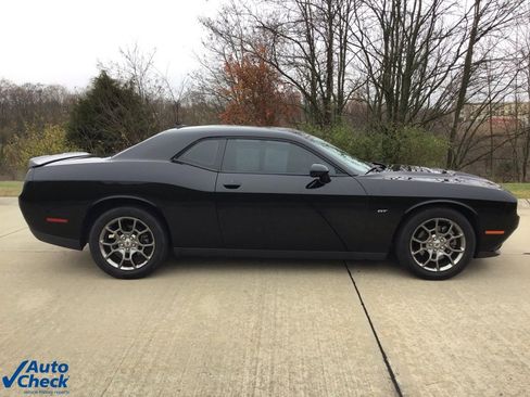 Used 2017 Dodge Challenger GT w/ Driver Convenience Group image 2