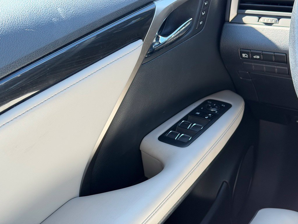 Used 2019 Lexus RX 350L AWD w/ Accessory Package image 6
