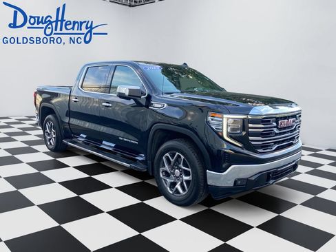 Used 2023 GMC Sierra 1500 SLT w/ SLT Premium Package AWD/4WD image 7