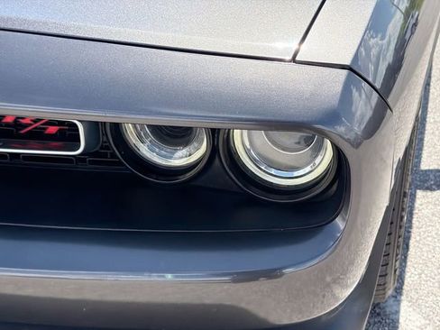 Used 2017 Dodge Challenger R/T Scat Pack RWD image 9