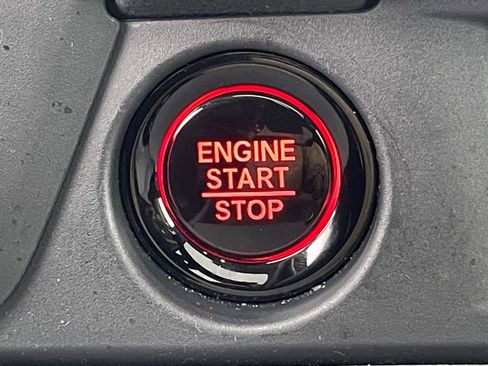 Certified 2025 Honda Pilot Touring image 22