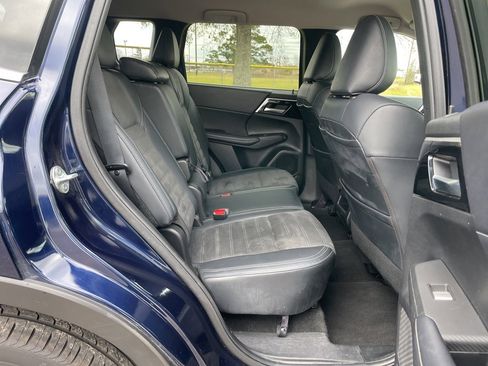 Used 2024 Mitsubishi Outlander SE image 15