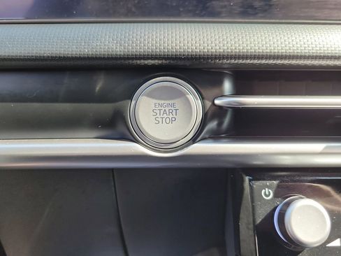 Used 2025 Hyundai Santa Cruz SEL FWD image 33