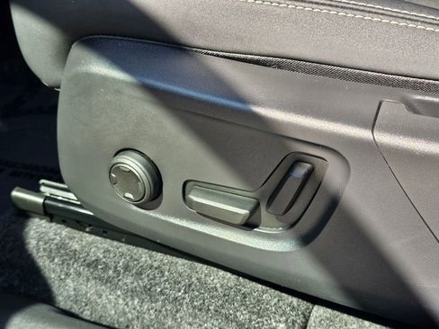 Used 2023 Volvo C40 P8 Recharge Ultimate image 20