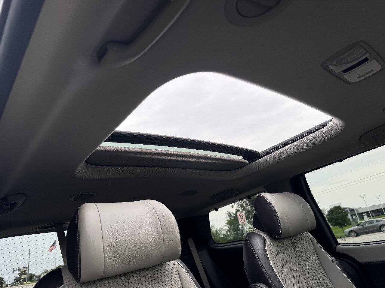 Used 2016 Kia Sedona SX Limited FWD image 18