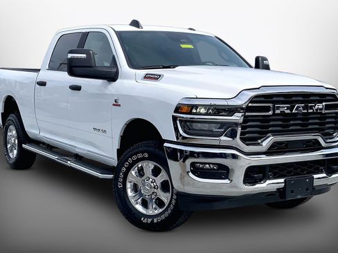 Used 2026 RAM 2500 Big Horn AWD/4WD image 3
