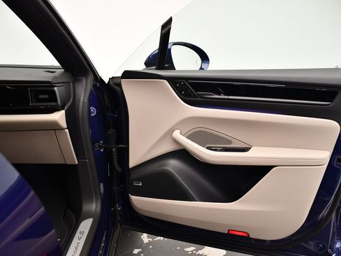 Used 2025 Porsche Macan 4S Electric image 45