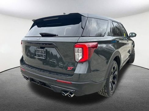 Used 2022 Ford Explorer ST w/ ST Street Pack image 16