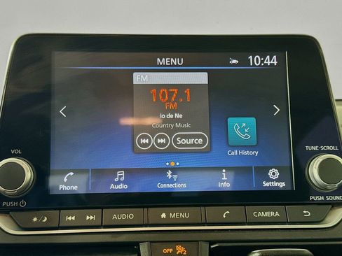Used 2025 Nissan Altima 2.5 SV FWD image 17