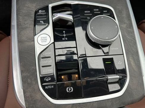 Used 2023 BMW X7 xDrive40i w/ M Sport Package image 27