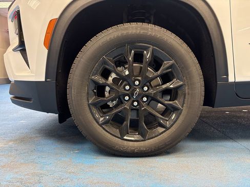 New 2026 Chevrolet Traverse LT w/ Midnight/Sport Edition FWD image 15