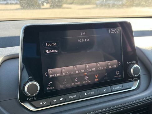 Used 2024 Nissan Rogue S image 21