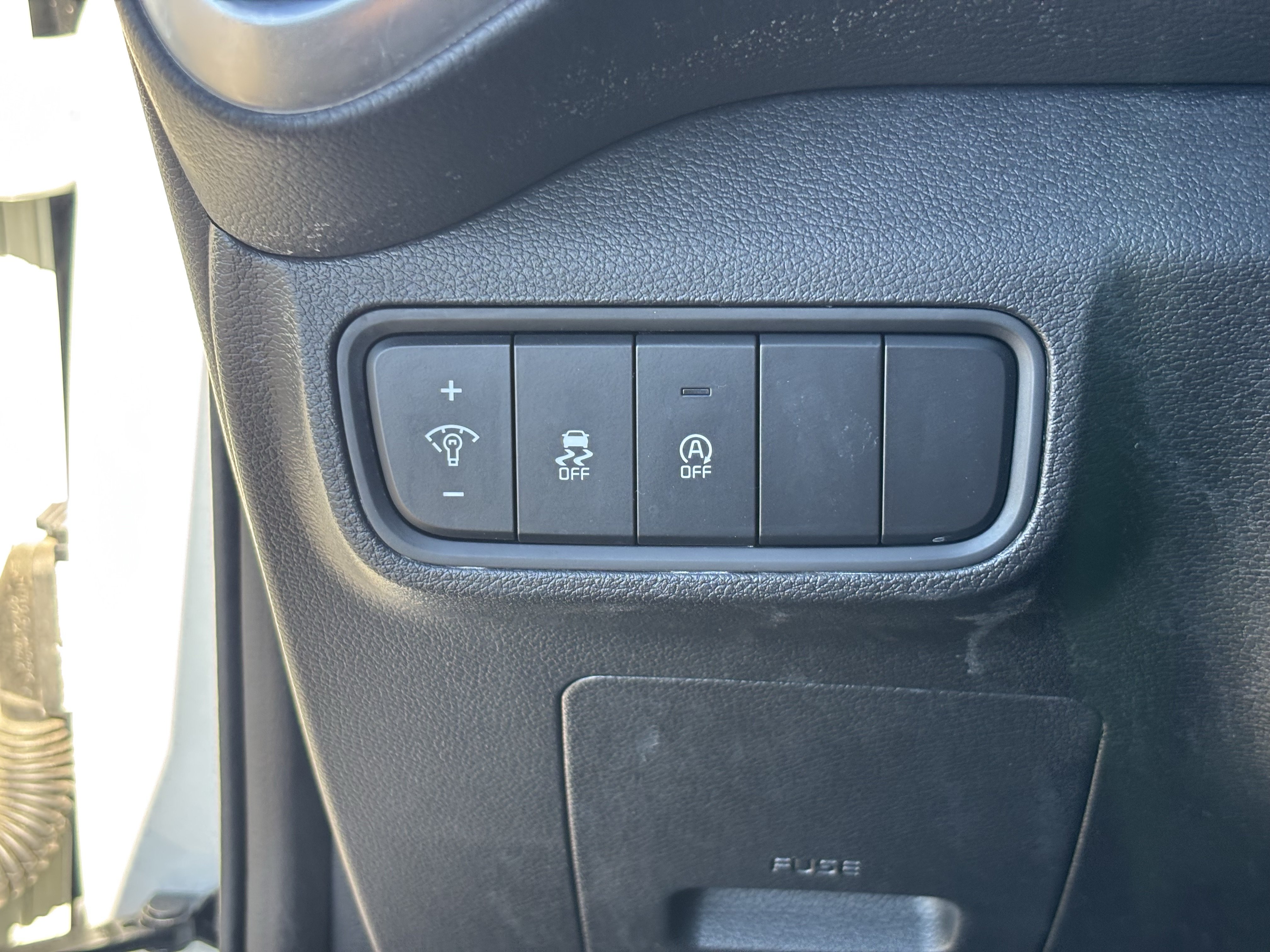 Certified 2025 Kia Soul LX w/ LX Technology Package FWD image 29