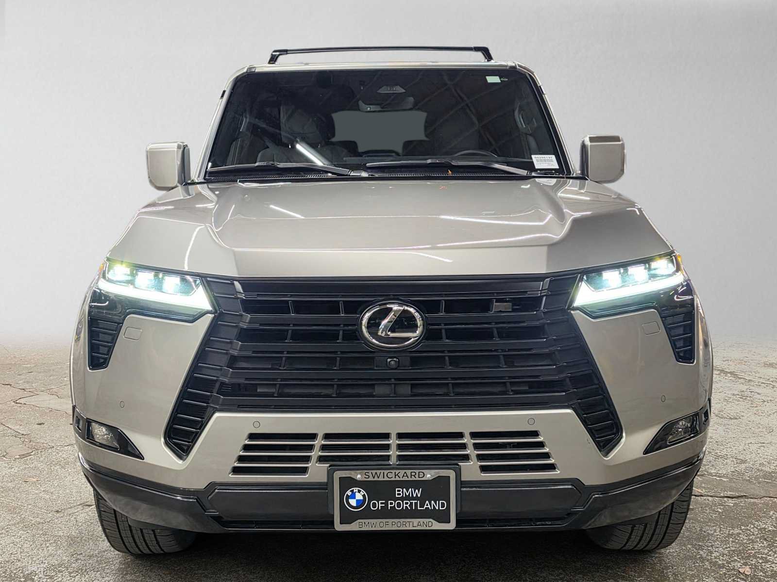 Used 2024 Lexus GX 550 w/ Cold Area Package AWD/4WD image 8