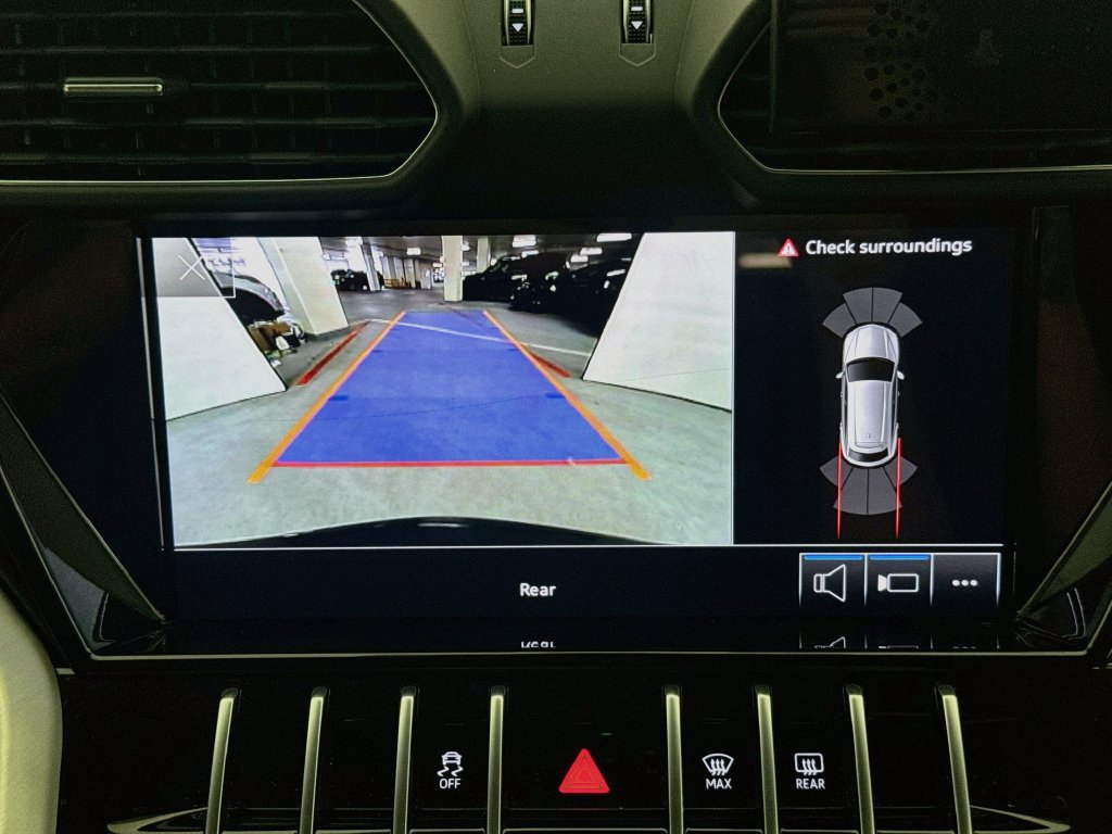Used 2022 Lamborghini Urus AWD/4WD image 14