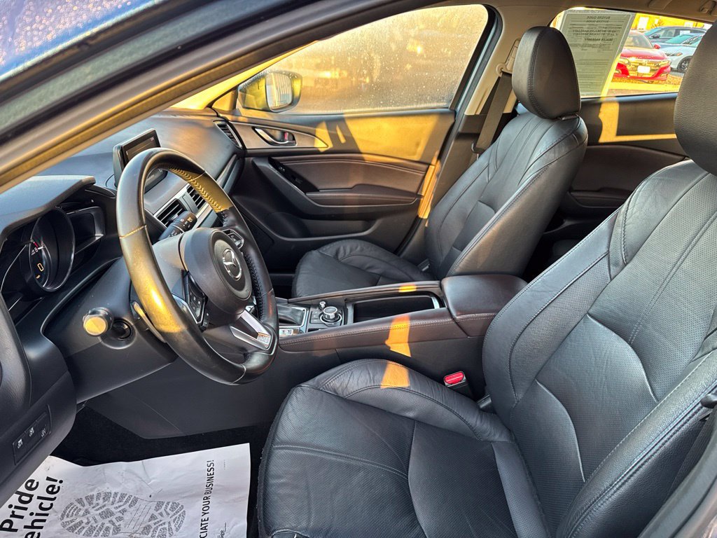 Used 2018 MAZDA MAZDA3 Grand Touring w/ Premium Equipment Package FWD image 28
