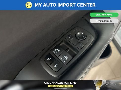 Used 2022 Dodge Challenger R/T Scat Pack w/ Driver Convenience Group image 9