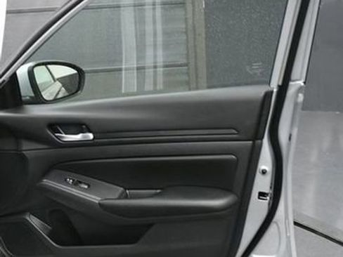Used 2021 Nissan Altima 2.5 S FWD image 23