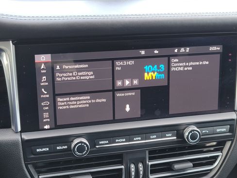 Used 2021 Porsche Macan S image 16