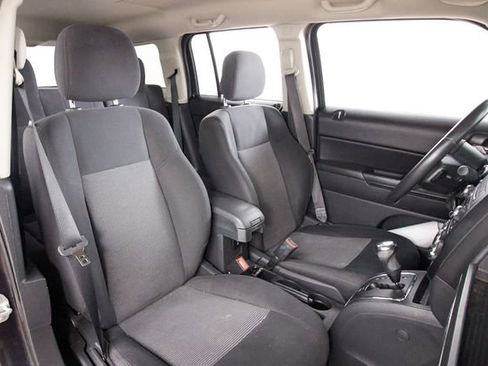 Used 2015 Jeep Patriot Latitude AWD/4WD image 16