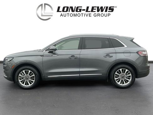 Used 2022 Lincoln Nautilus FWD w/ Premium Package image 2