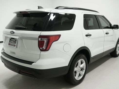 Used 2019 Ford Explorer FWD image 4