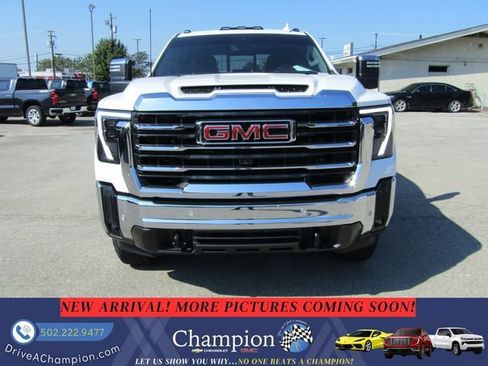 Used 2026 GMC Sierra 2500 SLT AWD/4WD image 2