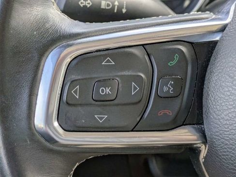 Used 2018 Jeep Wrangler Unlimited Sahara AWD/4WD image 26