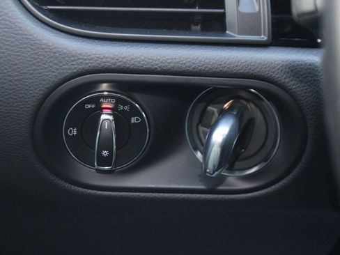 Used 2025 Porsche Macan image 20