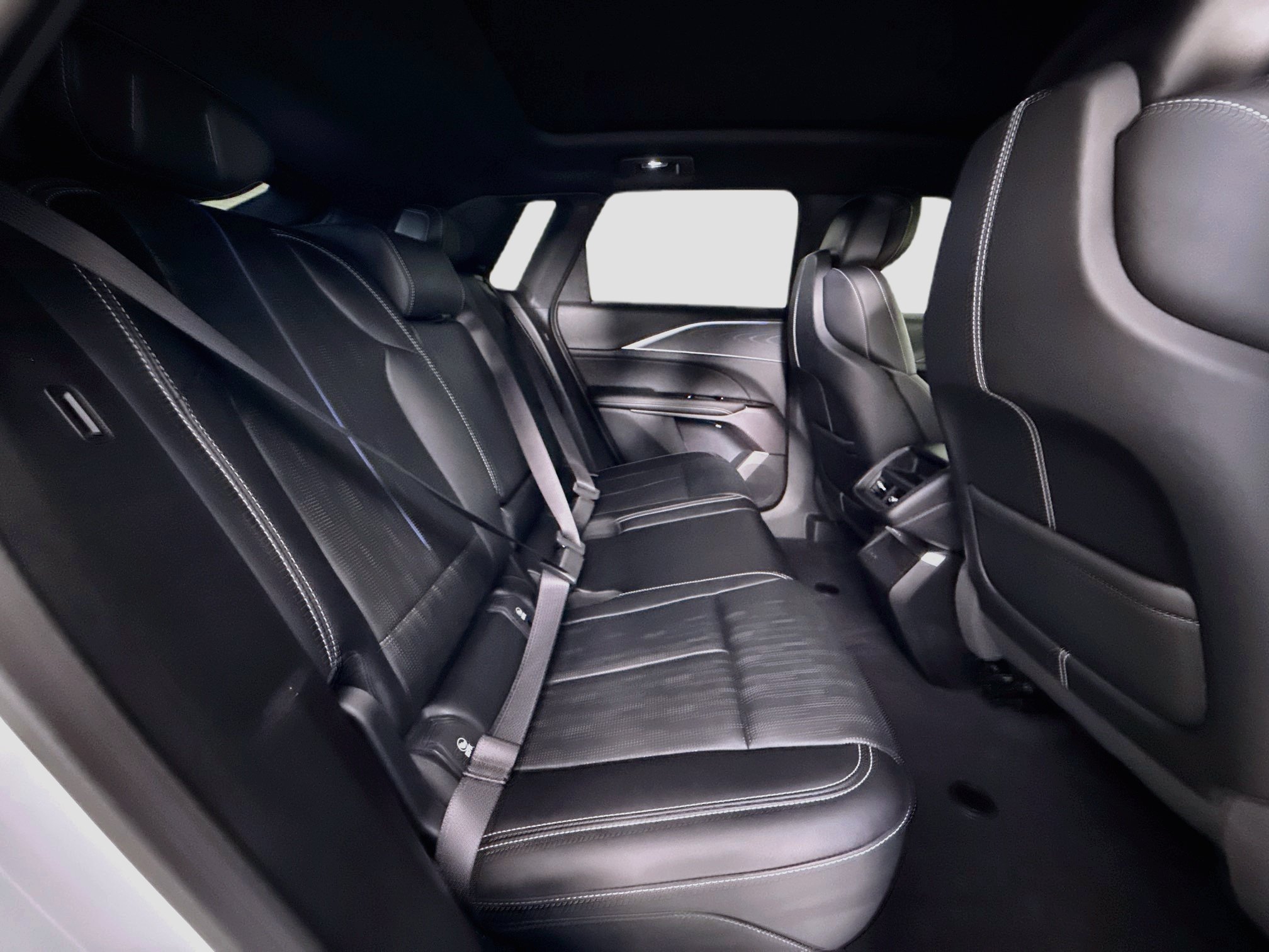 Used 2025 Cadillac Lyriq Luxury RWD image 29
