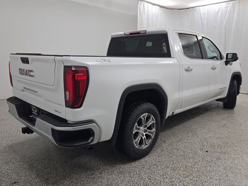 Used 2024 GMC Sierra 1500 SLT AWD/4WD image 12