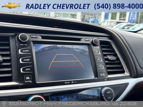 Used 2015 Toyota Highlander Limited AWD/4WD image 9