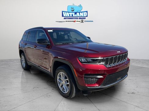 Used 2025 Jeep Grand Cherokee Laredo X w/ Luxury Tech Group I image 7