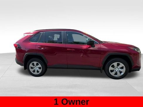 Used 2021 Toyota RAV4 LE AWD/4WD image 9