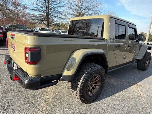 Used 2025 Jeep Gladiator Rubicon AWD/4WD image 5